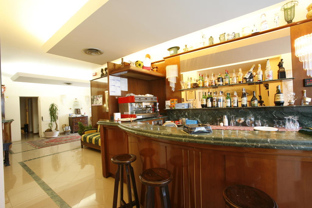 Hotel Tetto Delle Marche - Ristorante Dei Conti Cingoli Dış mekan fotoğraf